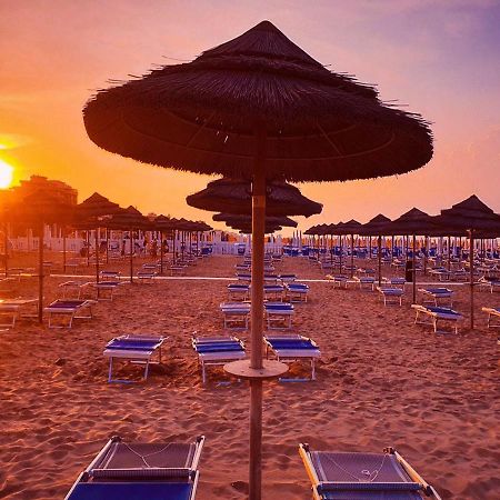 Hotel Caesar Мізано-Адріатіко Екстер'єр фото